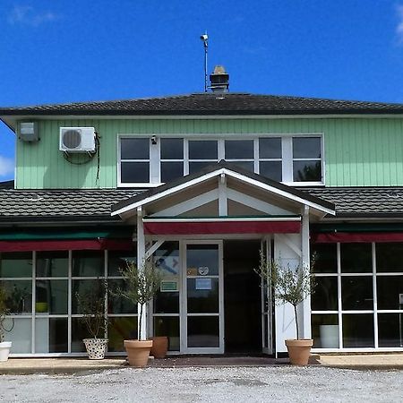 Le 81 Hotel Кастр Екстериор снимка