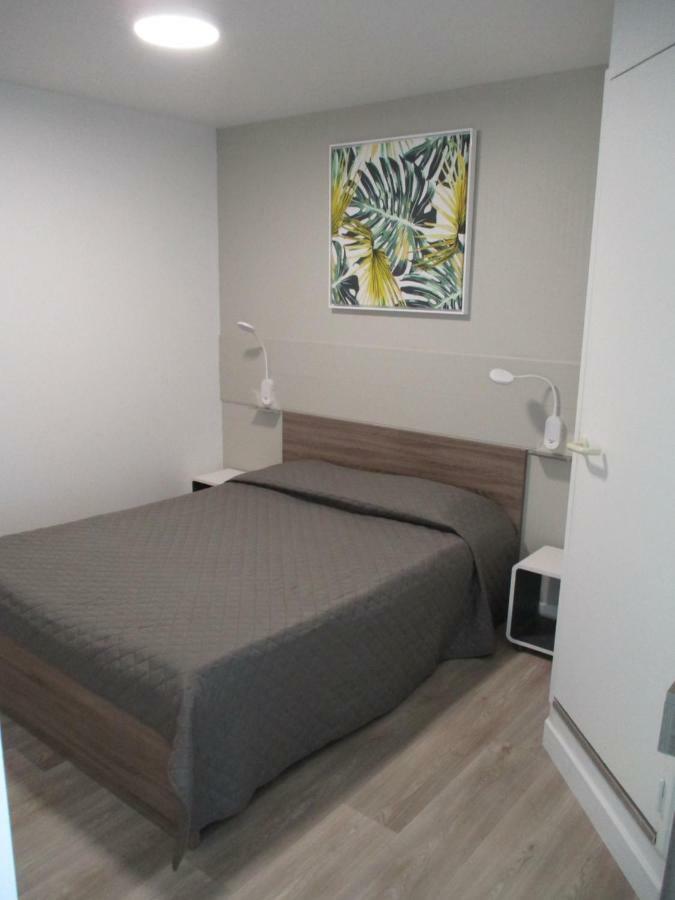 Le 81 Hotel Кастр Екстериор снимка