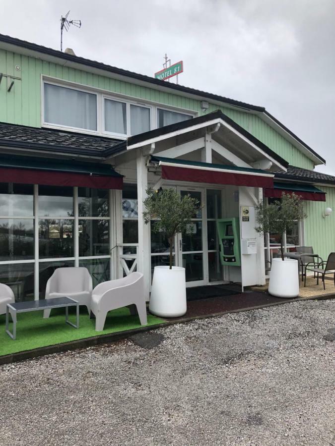 Le 81 Hotel Кастр Екстериор снимка