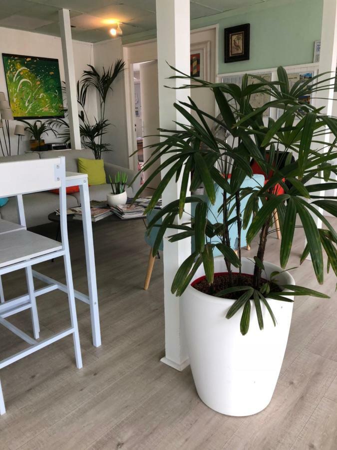 Le 81 Hotel Кастр Екстериор снимка