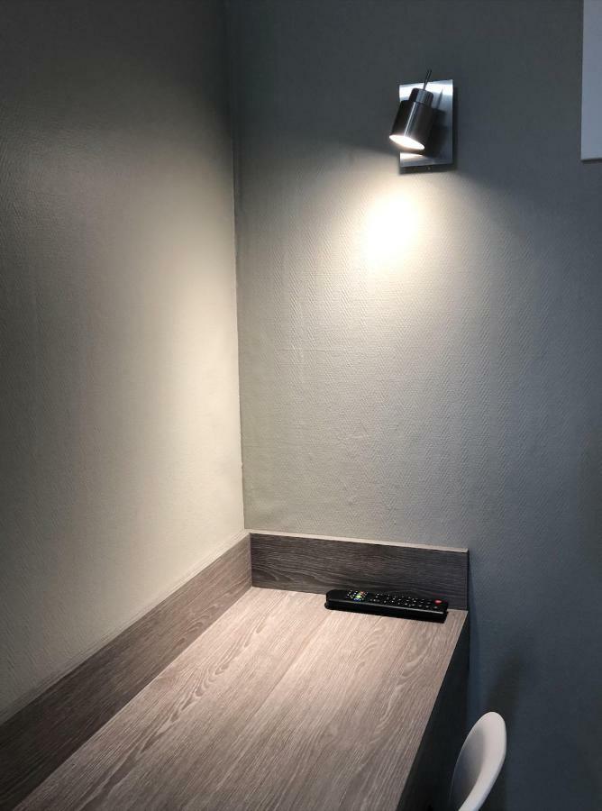 Le 81 Hotel Кастр Екстериор снимка